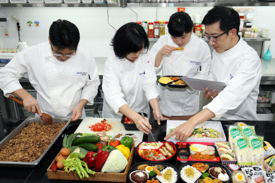< R&D로 위기 넘는다 >편의점 업계 최초로 식품연구소… 진화한 간편식 ‘심플리쿡’ 개발