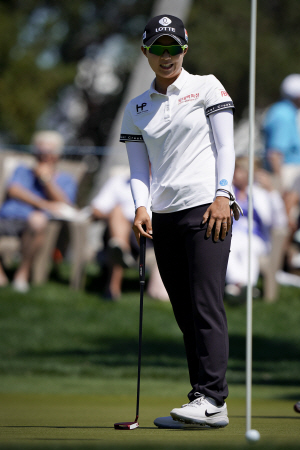 김효주가 5일 오전(한국시간) 미국 캘리포니아주 랜초미라지의 미션힐스골프장에서 열린 LPGA투어 ANA인스퍼레이션 1라운드에서 9번 홀 버디를 놓친 뒤 공을 바라보고 있다. AP연합뉴스