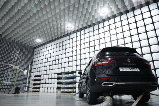 르노테크놀로지코리아 전자파 적합성(EMC) 시험장. 르노삼성차 제공