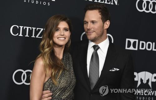 크리스 프랫(오른쪽)과 캐서린 슈워제네거. [AP=연합뉴스 자료사진]