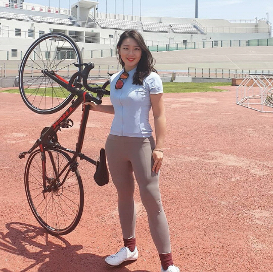 나성은 씨가 인천국제벨로드롬에서 포즈를 취하고 있다.  나성은 인스타그램 캡처