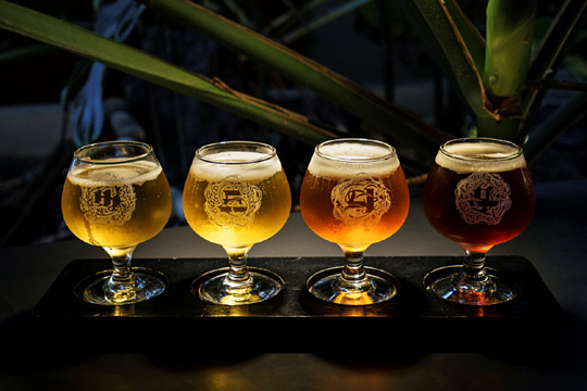 ‘버드나무 브루어리’의 4가지 수제맥주 샘플러.