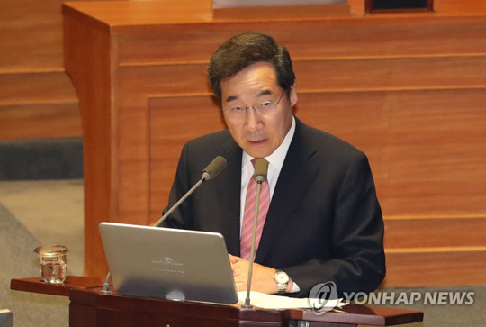 (서울=연합뉴스)  이낙연 국무총리가 10일 오후 국회 본회의에서 의원들의 대정부질문에 답변하고 있다. 2019.7.10