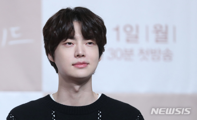 【서울=뉴시스】배우 안재현이 JTBC 월화드라마 ‘뷰티 인사이드’ 제작발표회가 열린 1일 오후 서울 영등포 타임스퀘어에서 질문을 듣고 있다. ‘뷰티 인사이드’는 1일 밤 9시 30분 첫 방송된다.