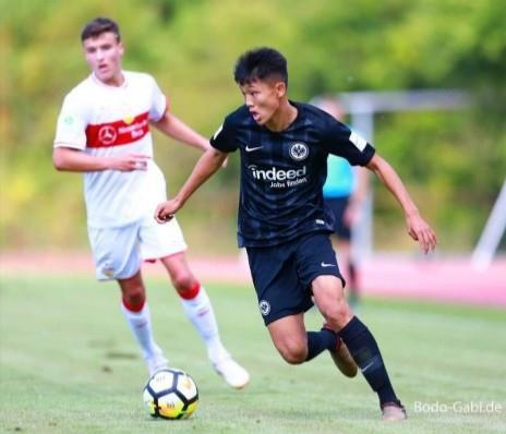 독일프로축구 분데스리가 아인트라흐트 프랑크푸르트의 U-17 팀에서 뛸 때 서종민(오른쪽)의 모습. [서동원 전 코치 제공]