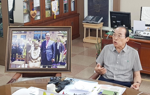 논란 해명하는 정상혁 군수[촬영 전창해 기자]