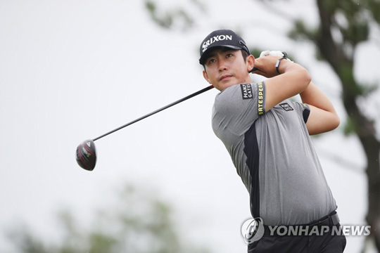(서울=연합뉴스) 29일 경상남도 창원시 진해구 아라미르CC에서 열린 우성종합건설 아라미르CC 부산경남오픈 1라운드에서 이수민이 8번홀 드라이버 티샷을 하고 있다. 2019.8.29  [KPGA 제공. 재판매 및 DB 금지]