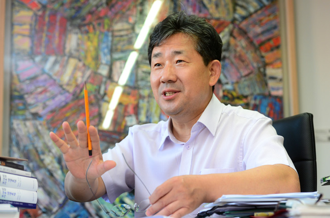 박양우 장관은 한류가 드라마, K-팝에서 시작해 패션, 음식 등 우리 문화 전체로 확장되고 지역도 전 세계로 넓혀가고 있다며 한류는 계속 성장할 것이라고 낙관론을 폈다.