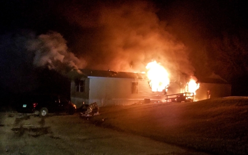 미국 일리노이주 우드포드 카운티 이동주택 화재 현장 [피오리아 저널스타]