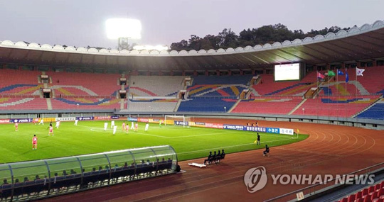 (서울=연합뉴스) 파울루 벤투 감독이 이끄는 한국 축구 대표팀이 15일 오후 5시 30분 평양 김일성경기장(5만명 수용)에서 북한과 2022년 카타르 월드컵 아시아지역 2차 예선 H조 3차전을 치르고 있다. 한국과 북한은 0-0으로 비겼다. 2019.10.15  [대한축구협회 제공. 재판매 및 DB 금지]