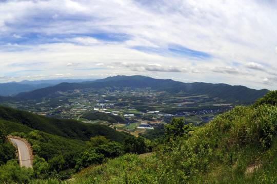 6·25전쟁 당시 최대 격전지 중 하나였던 강원 양구군 해안면 펀치볼 일대가 지방정원으로 조성된다.   양구군청 제공