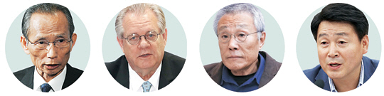 사진 왼쪽부터 한승헌 전 감사원장, 제프리 존스 전 주한미국상공회의소 회장, 황석영 소설가, 기동민 더불어민주당 의원.