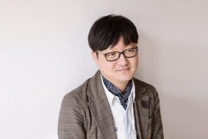 <요새 읽는 책-오은>박서련의 소설‘마르타의 일’…“처음부터 끝까지 긴장 계속”
