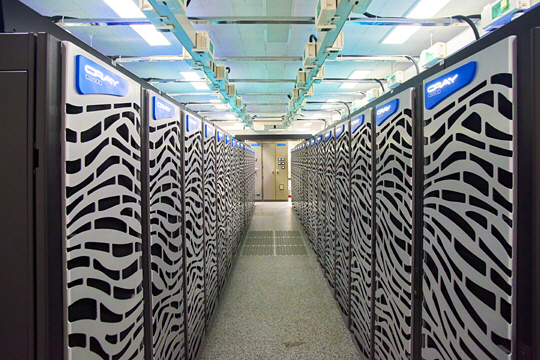 운영 개시 1주년을 맞은 우리나라 슈퍼컴퓨터 5호기 누리온이 대전 한국과학기술정보연구원(KISTI) 본원에서 가동 준비를 하고 있다.  KISTI 제공