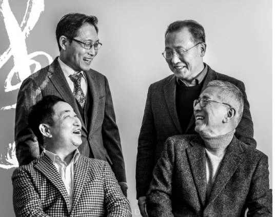 공연을 앞둔 ‘세종솔리스트 앙상블’ 멤버가 포즈를 취했다. 왼쪽 위부터 시계방향으로 장세권, 고승철, 김진우, 한재동. 유서울 사진작가 제공