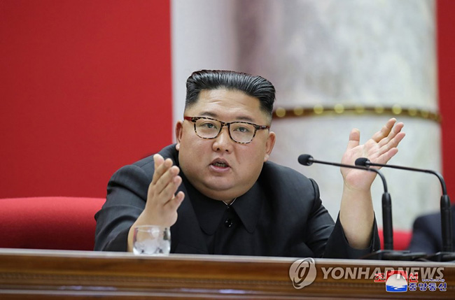 (평양 조선중앙통신=연합뉴스) 김정은 북한 국무위원장이 지난달 31일 노동당 중앙위원회 본부청사에서 제7기 제5차 전원회의를 지도했다고 1일 조선중앙통신이 보도했다.