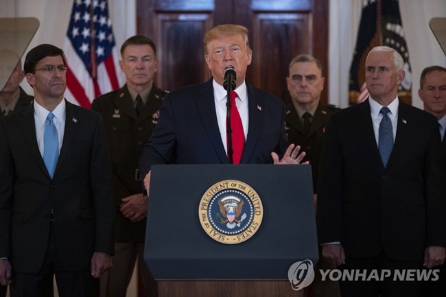 대국민 연설하는 도널드 트럼프 미 대통령 (AP=연합뉴스)