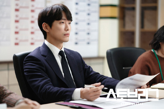 백승수 단장은 좀처럼 화를 내거나, 목소리를 키우지 않는다. 항상 납득할 만한 논리로 상대를 설득시키는 이 시대가 원하는 리더상을 보여준다.