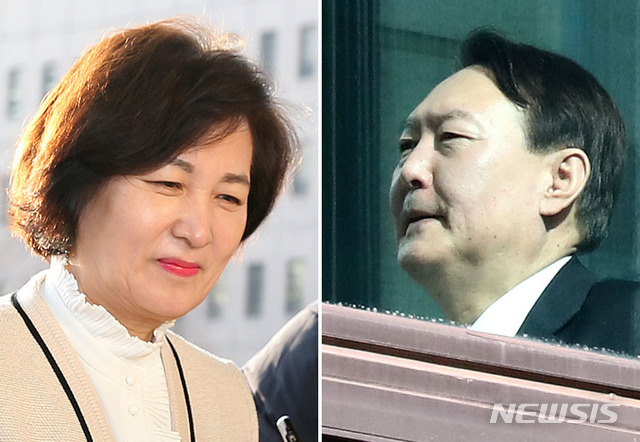 [서울=뉴시스] 추미애(왼쪽) 법무부 장관이 지난 13일 오전 경기 과천시 정부과천청사로 출근하고 있다. 오른쪽 사진은 같은 날 윤석열 검찰총장이 서울 서초구 대검찰청에서 점심을 하기 위해 구내식당으로 걸어가고 있다. 2020.01.13.