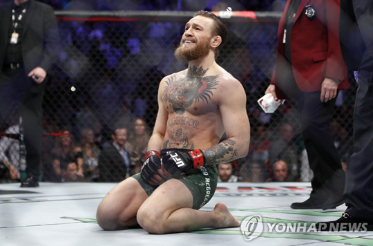 승리 뒤 미소짓는 맥그리거 [AP=연합뉴스]