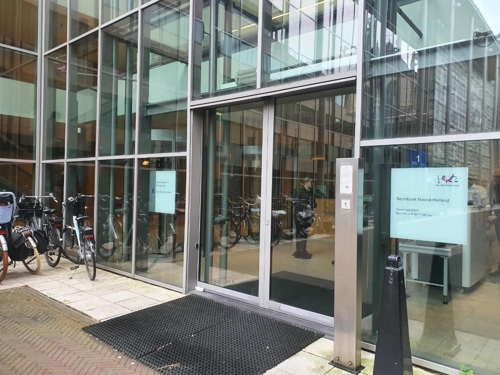 (하를렘<네덜란드>=연합뉴스)  네덜란드 소도시 하를렘의 노르트홀란트주 법원은 27일(현지시간) 데이비드 윤의 한국 송환 여부를 심리하는 재판을 열었다.