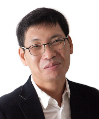 <요새 읽는 책-박형준>로베르트 발저 ‘산책자’ … “生의 아름다움 깨닫게 해”