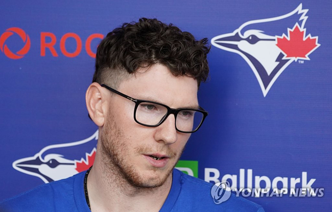 (더니든[미국 플로리다주]=연합뉴스) 김도훈 기자 = 메이저리그 토론토 블루제이스의 대니 잰슨이 16일(현지시간) 미국 플로리다주 더니든 TD 볼파크에서 한국 및 현지 언론 등과 인터뷰를 하고 있다. 2020.2.17