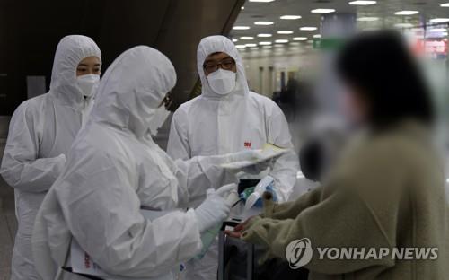 입국하는 중국인 유학생 [연합뉴스 자료사진]