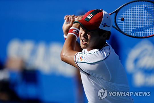 (서울=연합뉴스) 권순우가 27일(한국시간) 멕시코 아카풀코에서 열린 남자프로테니스(ATP) 투어 멕시코오픈 2회전에서 두산 라요비치(세르비아)를 상대로 경기하고 있다. 2020.2.27  [Abierto Mexicano Telcel 제공. 재판매 및 DB 금지]