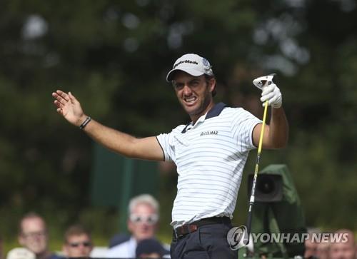 코로나19 탓에 대회 앞두고 격리된 에두아르도 몰리나리. [AP=연합뉴스]