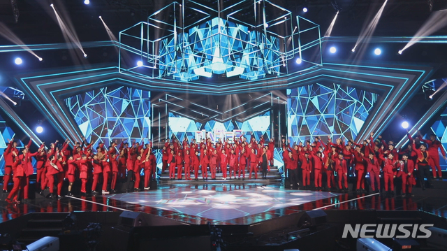 [서울=뉴시스] TV조선 예능 프로그램 ‘내일은 미스터트롯’의 전체출연자 (사진=TV조선 제공)