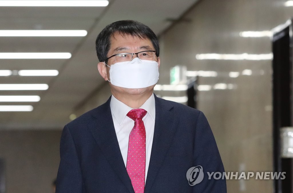 공천신청자 면접 참석하는 백승주미래통합당 백승주 의원이 지난 4일 오전 서울 여의도 국회에서 열린 경북 구미갑 공천신청자 면접에 참석하고 있다. [연합뉴스 자료사진]