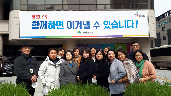 3월 한달간 대구로 자원봉사를 떠나 대구시민의 ‘마음방역’을 성공적으로 수행한 13인의 육군 병영생활상담관들. 육군 제공
