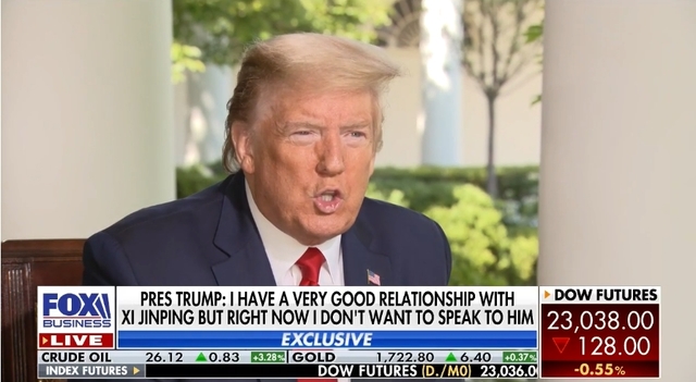 [서울=뉴시스]도널드 트럼프 미국 대통령이 14일(현지시간) 폭스비즈니스 인터뷰에서 대중국 관계에 관해 발언하고 있다. 2020.05.14.