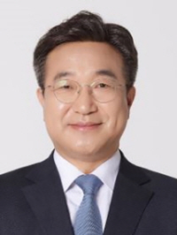 <정치人 정치in>非법조 4選… 이해찬과 ‘호형호제’, 작년 공수처법·연비제 통과 주도