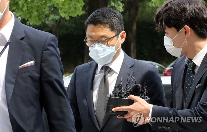 영장실질심사 향하는 유준원 상상인그룹 대표 [연합뉴스 자료사진]