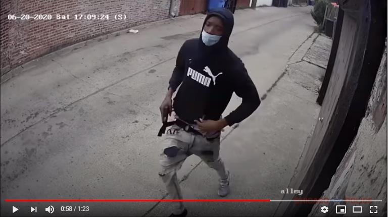 10대 또래를 쏘고 달아나는 러로이 배틀 [시카고 경찰 트위터 캡처·재판매 및 DB 금지]