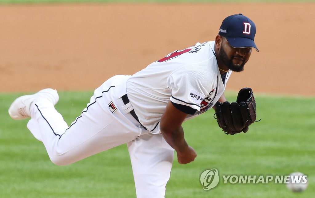 역투하는 알칸타라 [연합뉴스 자료사진]