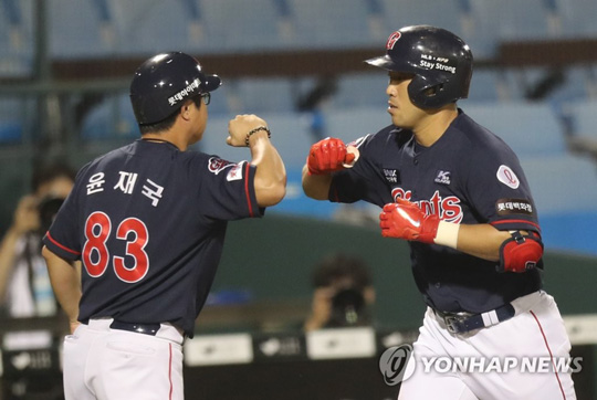 롯데 전준우 [연합뉴스 자료사진]