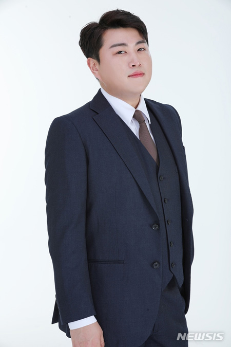 [서울=뉴시스] 가수 김호중. (사진 = 생각을보여주는엔터테인먼트 제공)