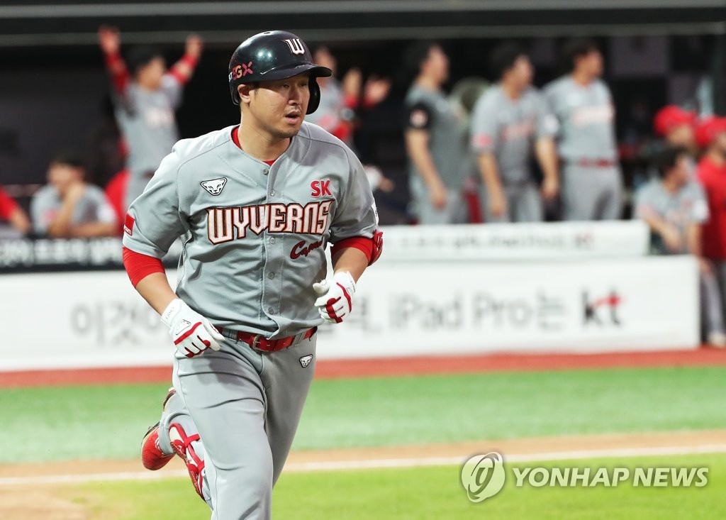 최정 ‘스리런 홈런’