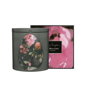 화려하게 핀 작약을 연상시키는 ‘피오니 앤 블러쉬 스웨이드’럭셔리 캔들.