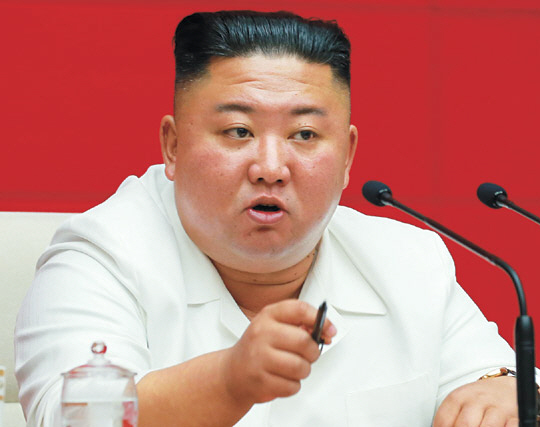 김정은 북한 국무위원장이 19일 북한 노동당 중앙위원회 본부청사에서 열린 제7기 6차 당 전원회의를 주재했다고 조선중앙통신이 20일 보도했다.  연합뉴스
