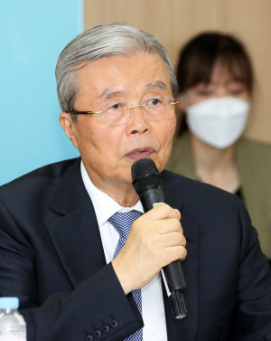 <정치人 정치in>“아직도 갈 길 멀다”… 통합당 바꾸는 ‘김종인의 힘’