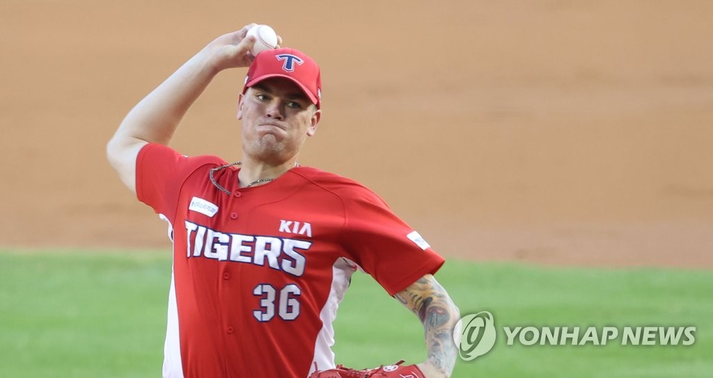 역투하는 KIA 브룩스 [연합뉴스 자료사진]