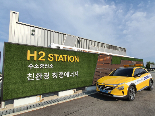 한국가스공사는 미래 청정 에너지원으로 주목받고 있는 수소산업을 선도하고 있다. 사진은 가스공사 광주전남지역본부에서 관로를 점검하기 위해 도입한 수소차.   한국가스공사 제공