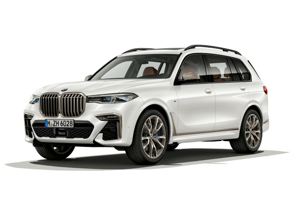 BMW코리아는 7일 X7의 가솔린 M 퍼포먼스 모델 ‘뉴 X7 M50i’를 출시했다. BMW코리아 제공
