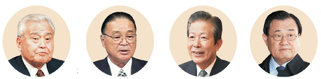 오코노기 히코사부로,가지야마 세이로쿠, 야마구치 나쓰오, 이병기 (왼쪽부터)