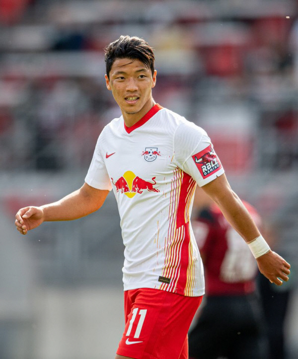 황희찬.  라이프치히 SNS