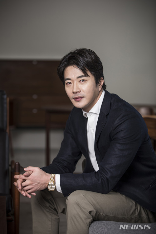 [서울=뉴시스] 배우 권상우. (사진=롯데엔터테인먼트 제공) 2020.01.15.